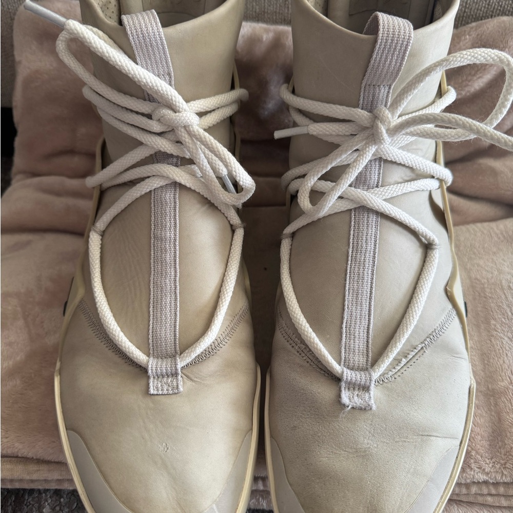 Nike Cream Sneakers with Cushioned Sole and Knit Upper